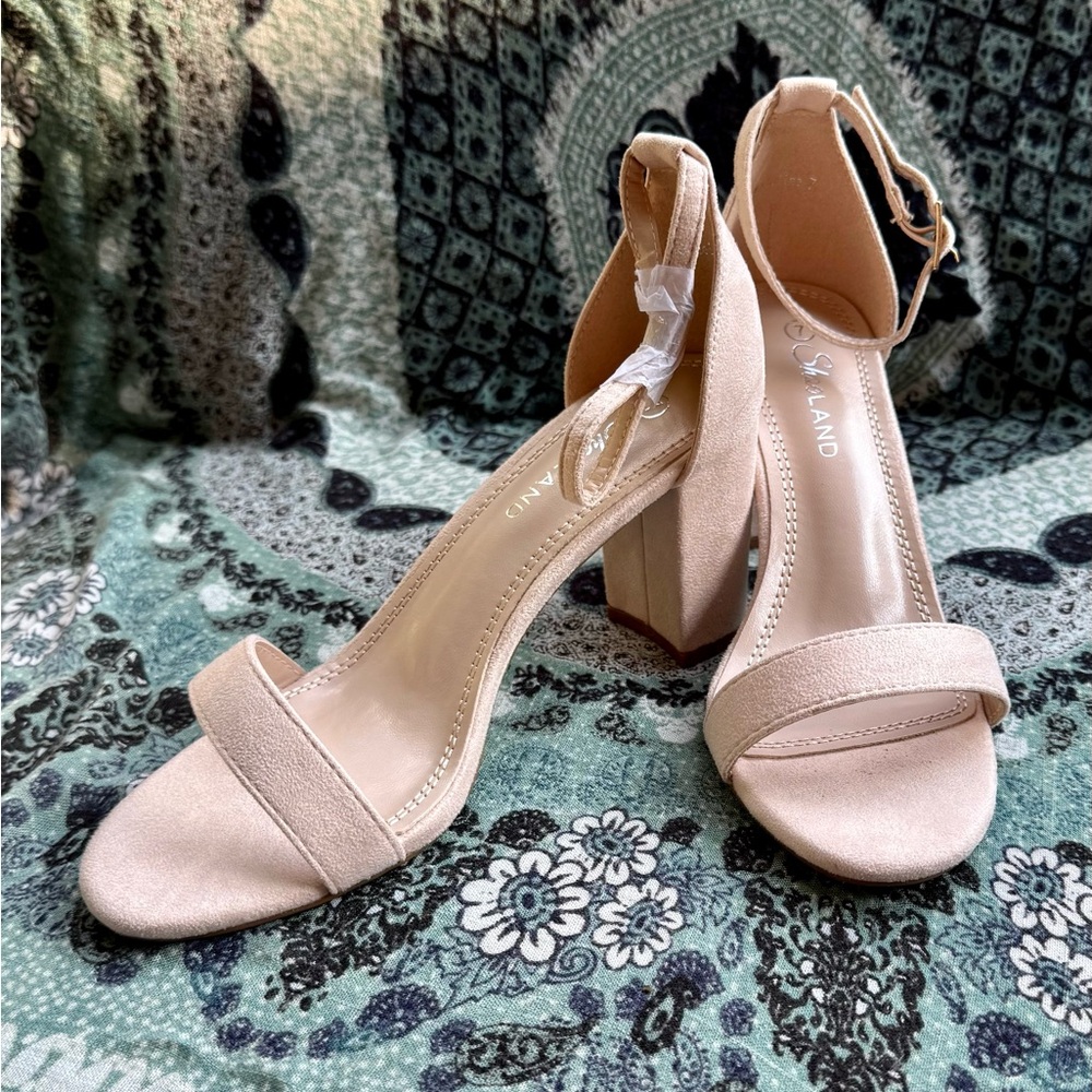 Shoe Land nude Block Heel Sandals. Never worn. Size 7